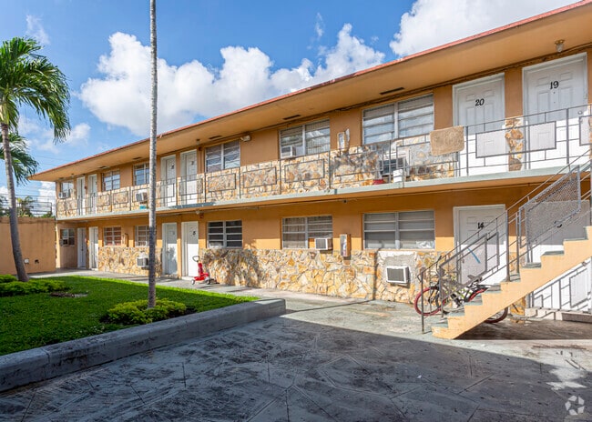Building Photo - 940-990 W 29th St - Fortune at Hialeah