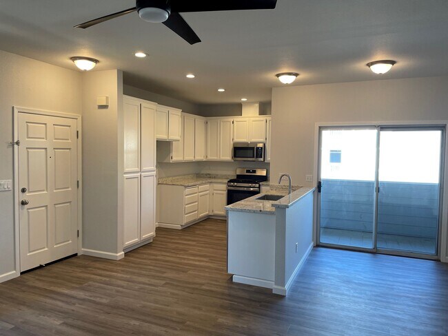 Cocina (desde la sala de estar) - 419 8th St Unidad B