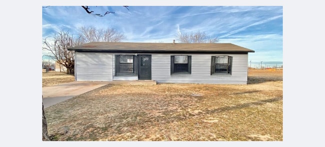 Building Photo - 3417 E 16th St Rental
