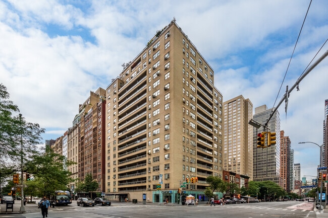 Photo - 300 East 57th Street