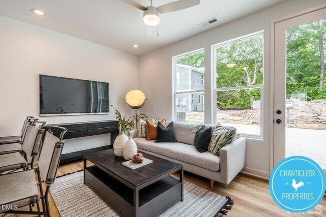 Photo - 318 Spring St