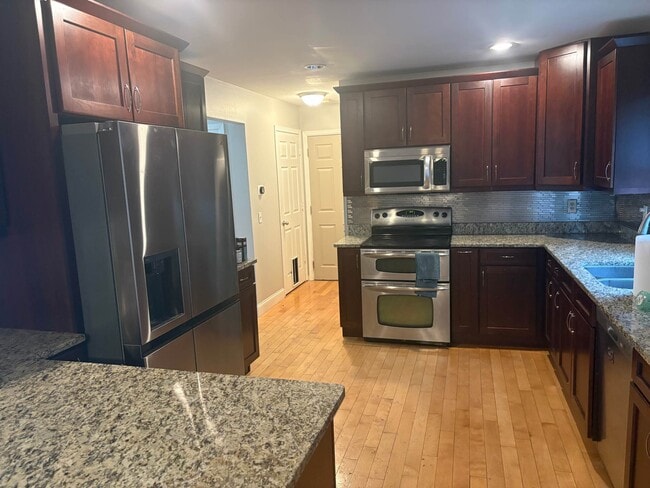 Photo - 7302 Gladstone Dr