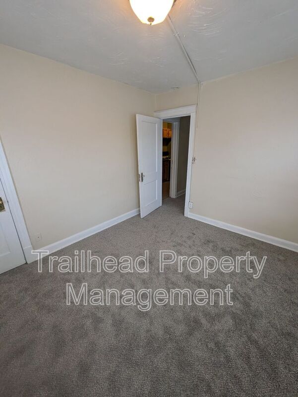 Photo - 4002 Warwick Blvd