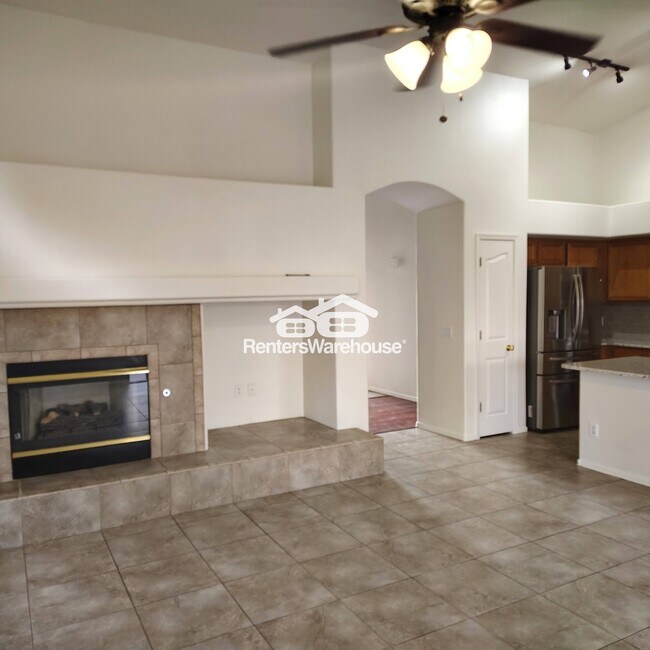 Photo - 260 E Constitution Dr