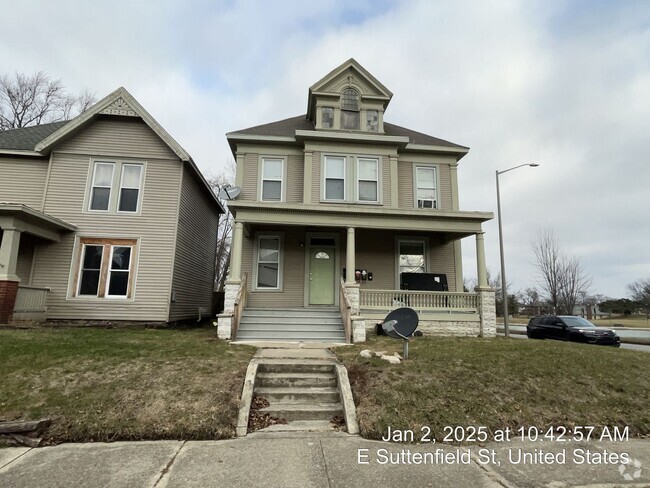Building Photo - 135 E Suttenfield St Unit Apt 1