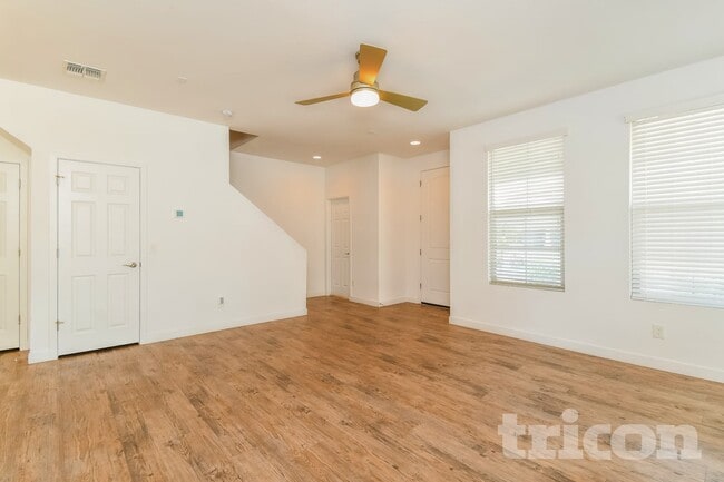 Photo - 4811 S Nageli