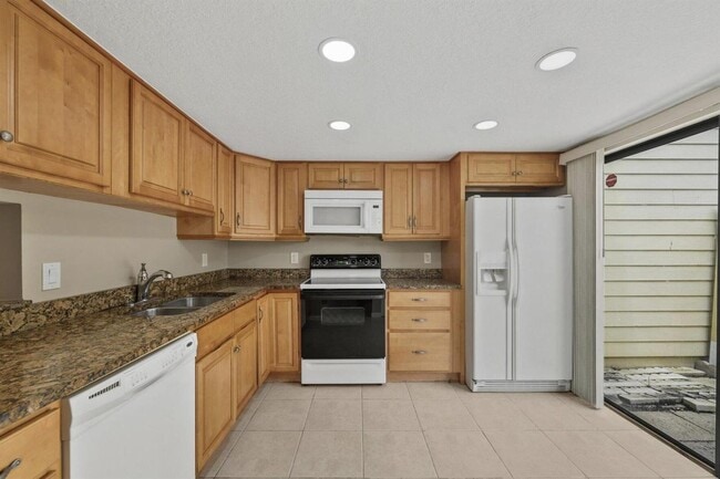 Photo - 402 Lakewood Ct