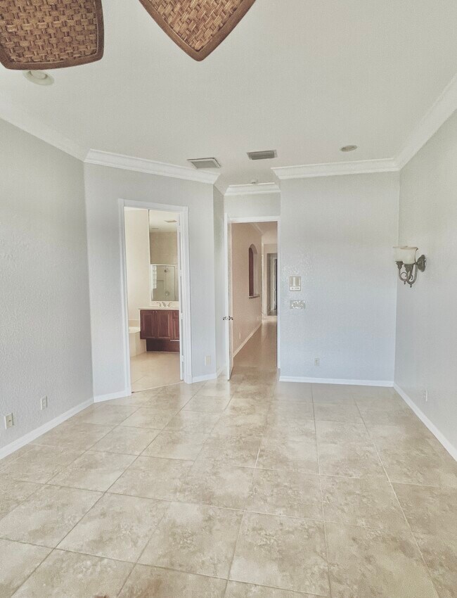 Photo - 240 Isle Verde Way