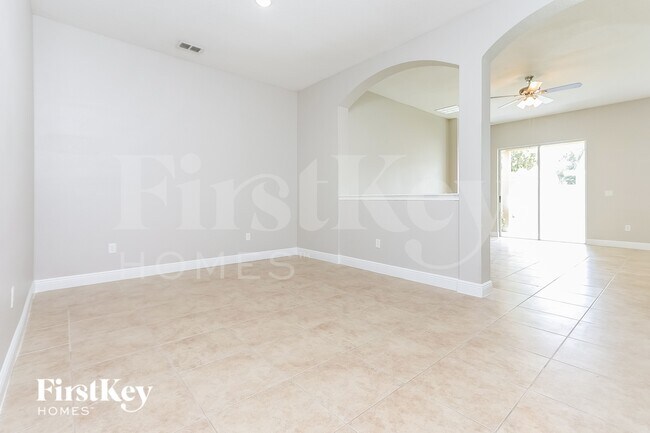 Photo - 663 Breezeway Ct
