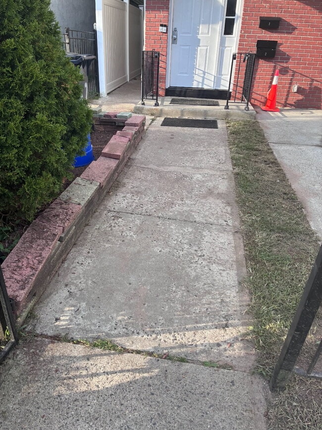 Front Door. Vinyl Fence - 67 Rose Ter