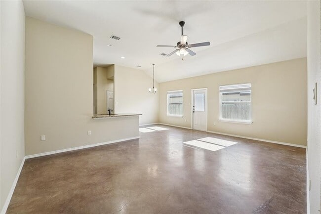 Photo - 402 Jack Rabbit Ln