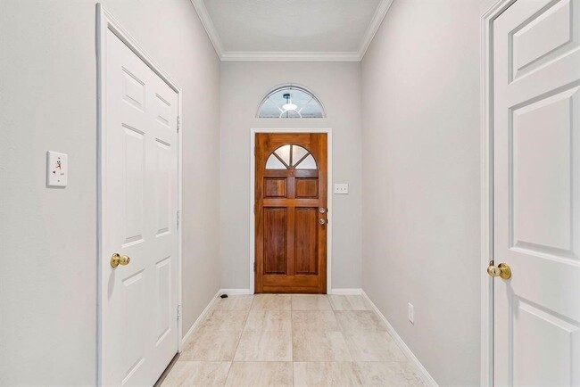 Photo - 1319 Castlemist Dr