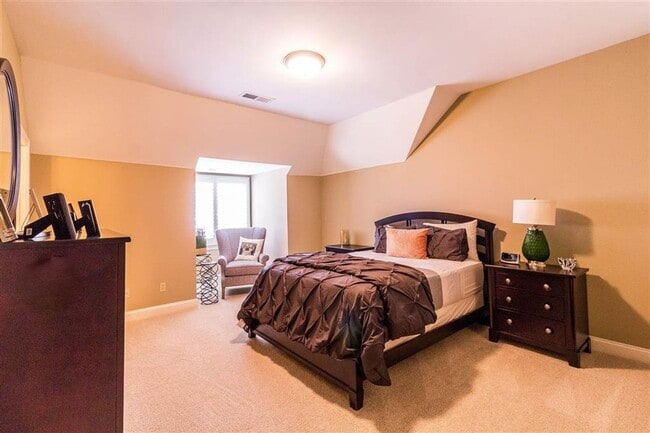 Photo - HOME FOR SALE or rent Gorgeous executive h...