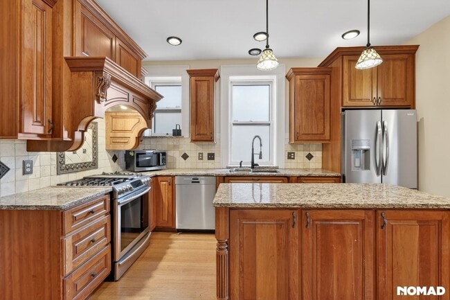 Photo - 910 N Clarkson St