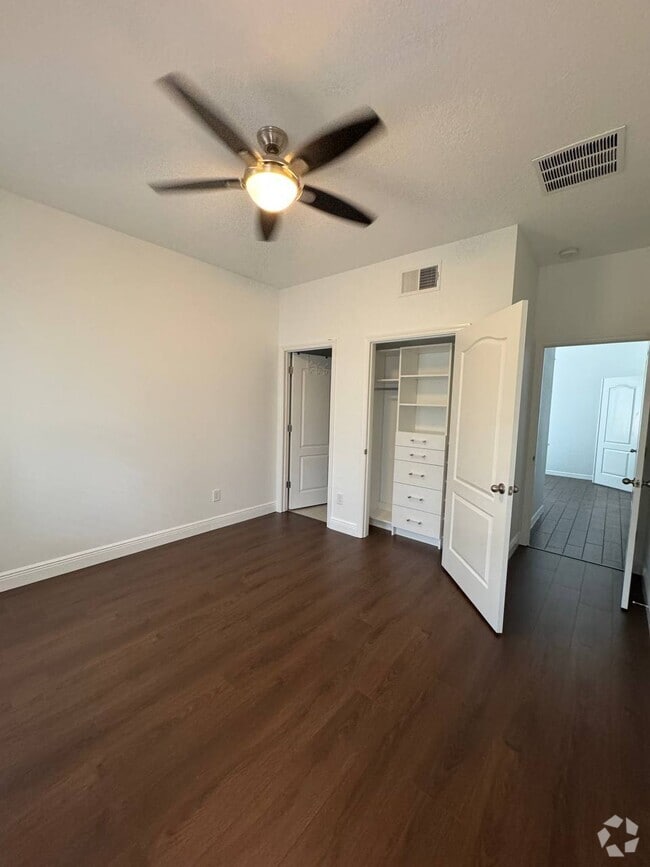 Building Photo - 6336 Flat Lemon Dr Unit 1 Rental