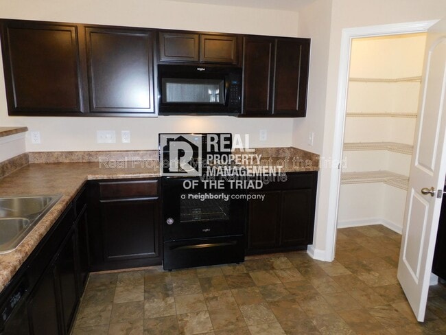 Photo - 10 Loblolly Ct