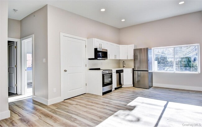 Building Photo - 292 Main St Unit 121