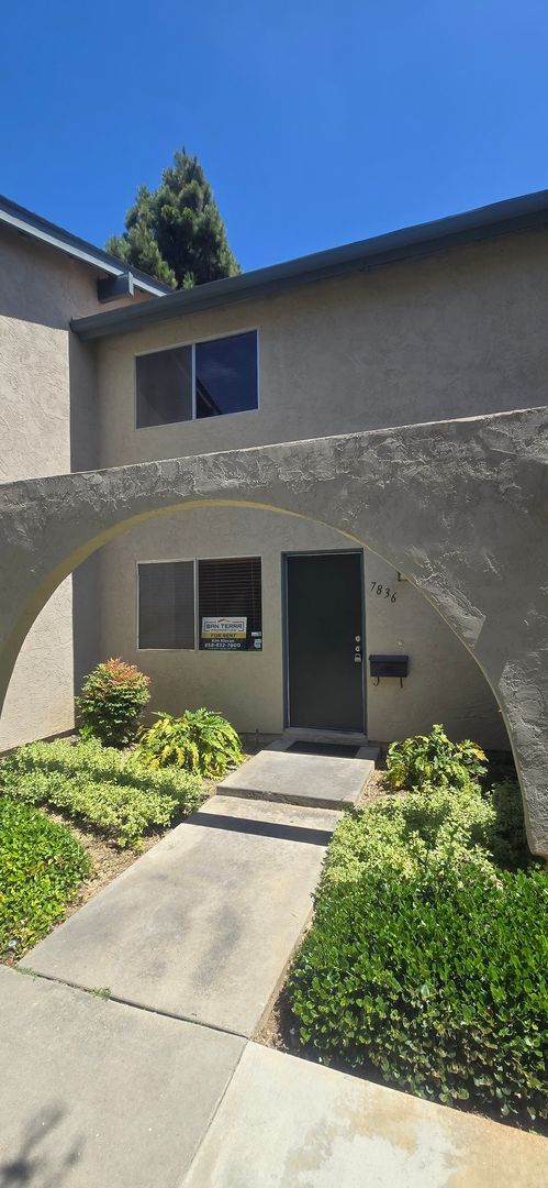 3 Bedroom, 1.5 Bath Two-Story Townhome wit... - 3 Bedroom, 1.5 Bath Two-Story Townhome wit...