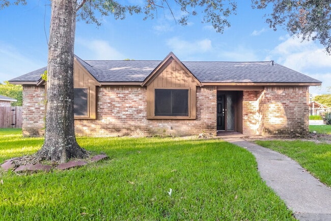 Building Photo - 4714 Glendower Dr