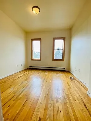 Photo - 21-79-79 Steinway St Unit 3a