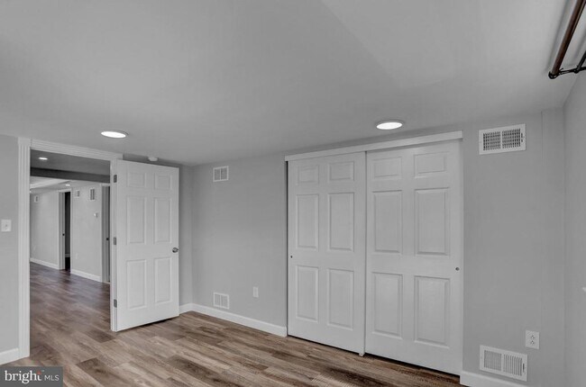 Photo - 933 N Hanover St Unidad 2ND FL