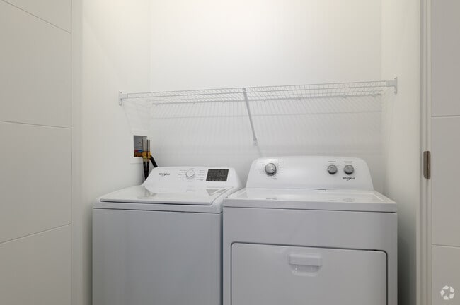 1BR, 1BA - 907SF - Laundry