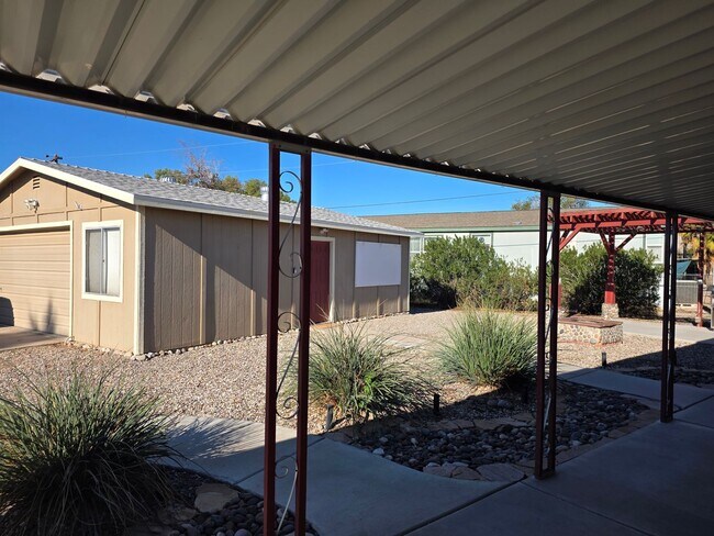 Photo - STUNNING PROPERTY-3 bedroom/2 bath Manufacture home in Central Bullhead City
