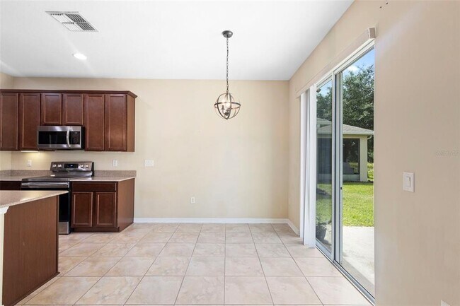 Photo - 215 Lakeshore Dr