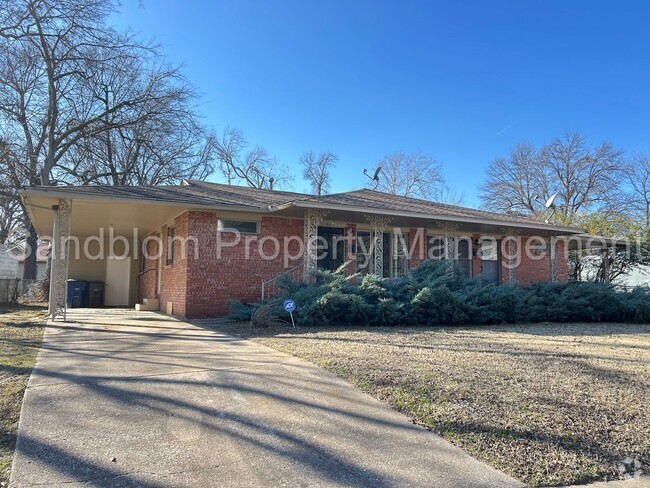 Building Photo - For Lease | Midtown Duplex | $1100 Rent Rental