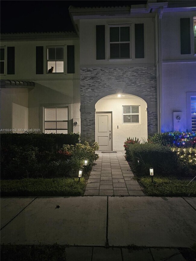 Photo - 2637 SE 17th St