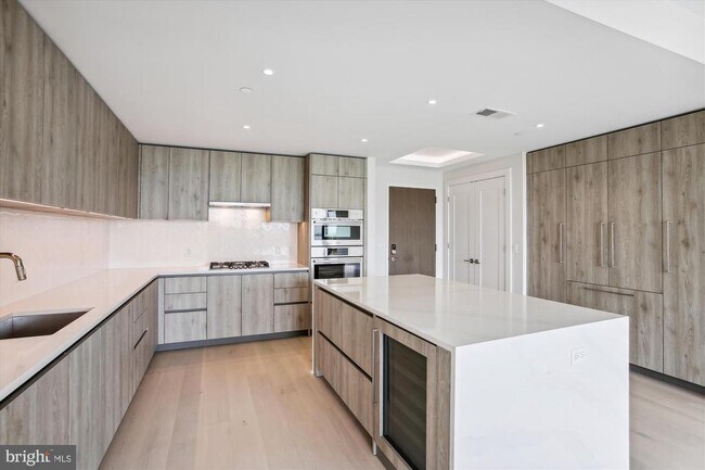 Photo - 1201 N Royal St Unidad 205