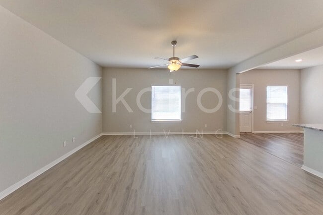 Photo - 904 NW 4th St