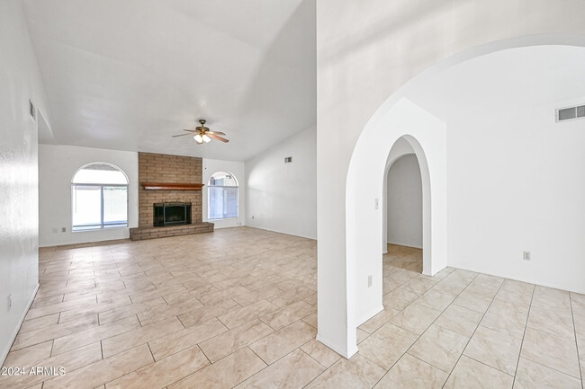 Photo - 2412 W Temple St