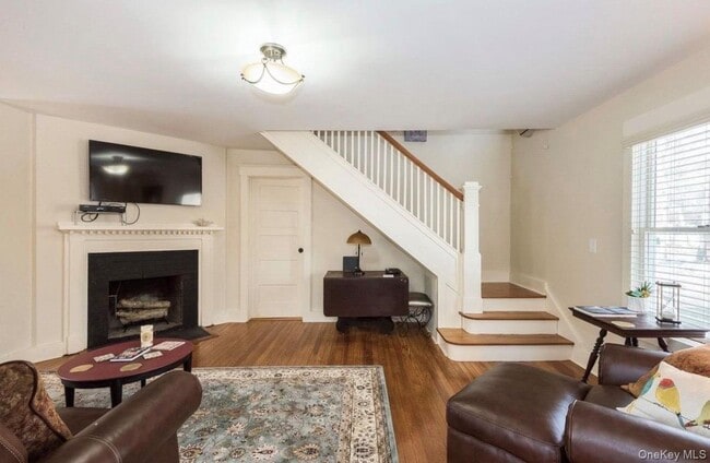 572 Montauk Hwy