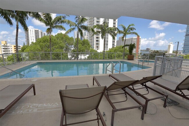 Photo - 2200 NE 4th Ave Unit 706