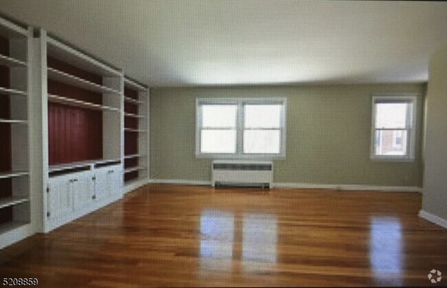 Building Photo - 412 Morris Ave Rental