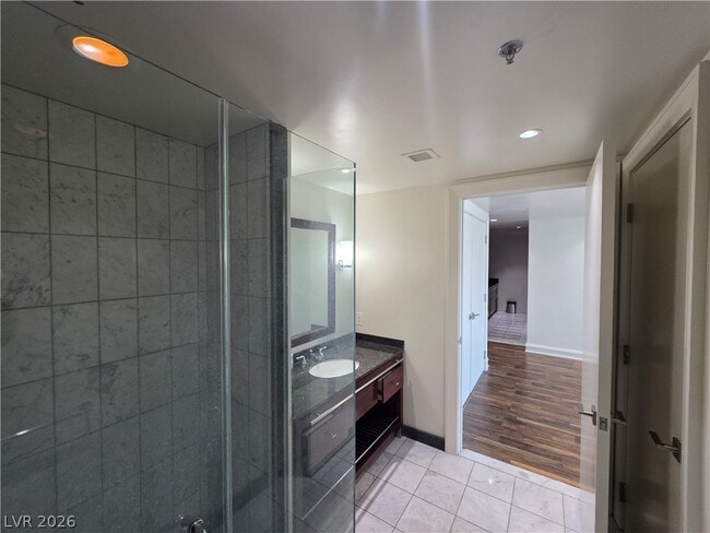 Building Photo - 2700 S Las Vegas Blvd Unit 1707