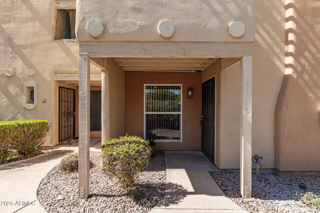 Photo - 1425 E Desert Cove Ave Townhome