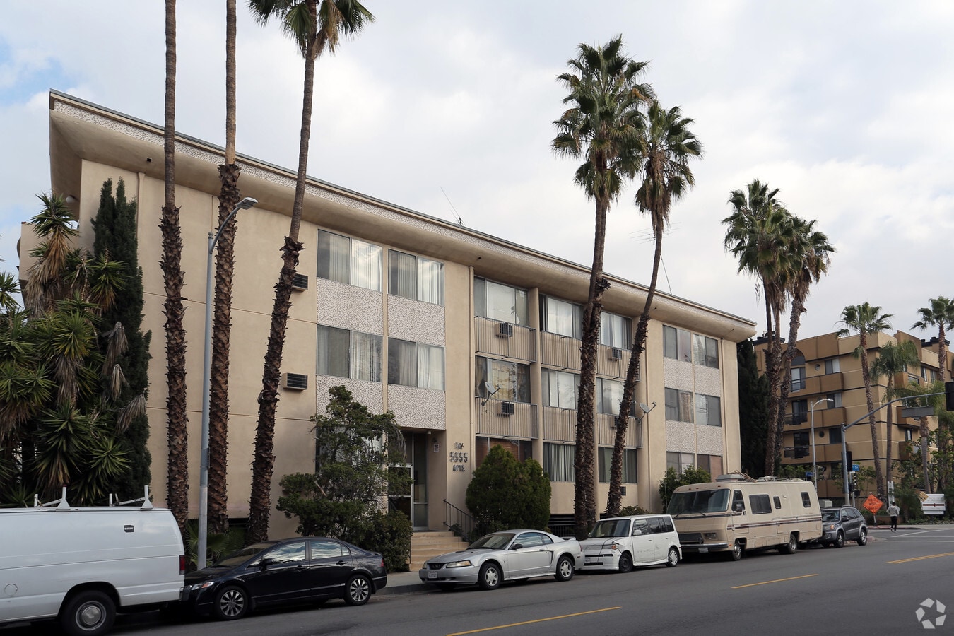 5555 W 8th St - 5555 W 8th St