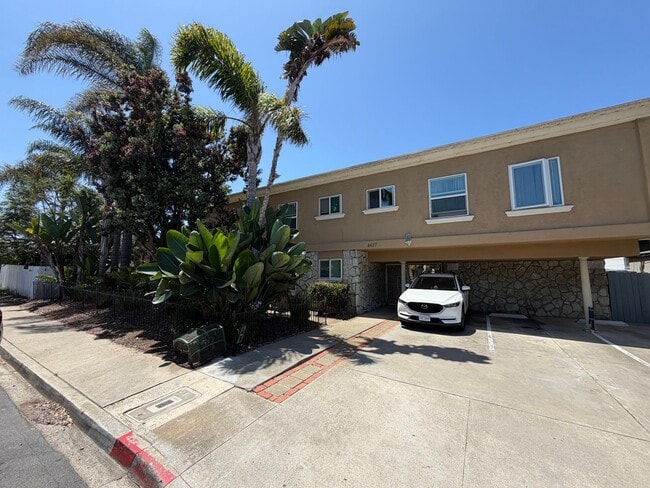 Building Photo - Coastal Living in Ocean Beach, Updated Apartment with In Unit Laundry