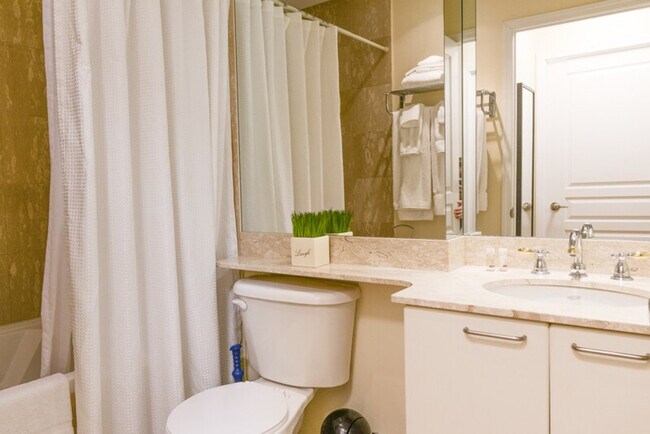 Photo - 192 Adelaide St W Unit SI ID1034884P