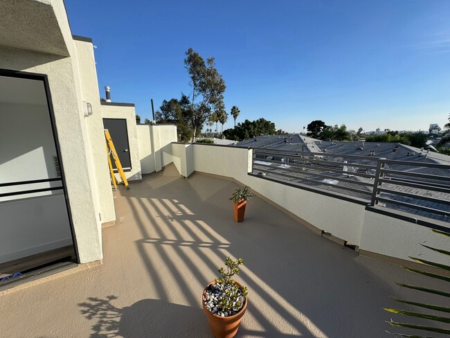 Roof Deck (SE view) - 910 N Curson Ave Unit 1