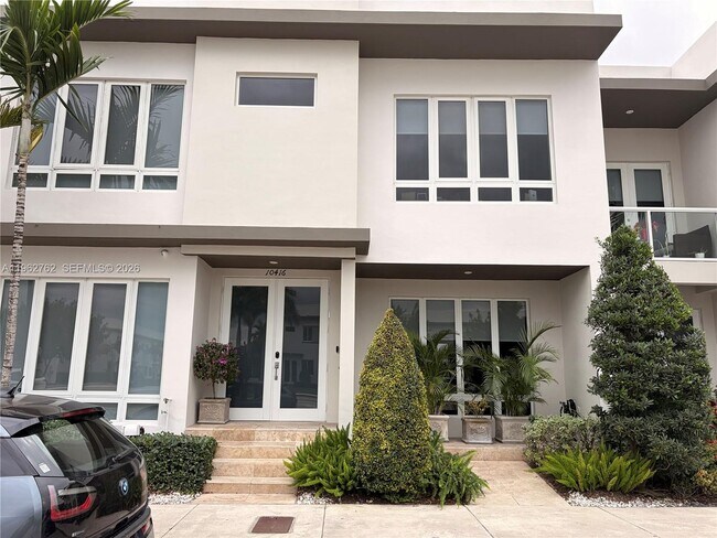 Photo - 10416 NW 66th St