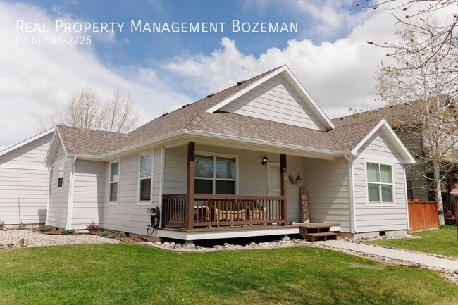 Photo - 460 Woodman Dr