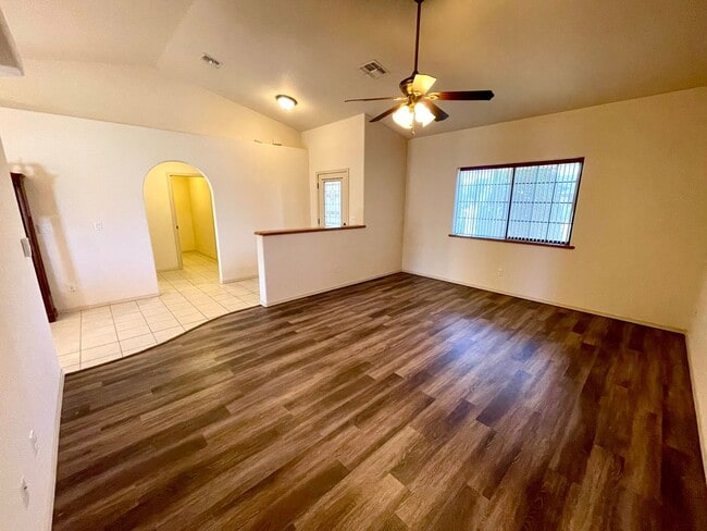 Photo - 3 Bedroom Home in Great Neighborhood!