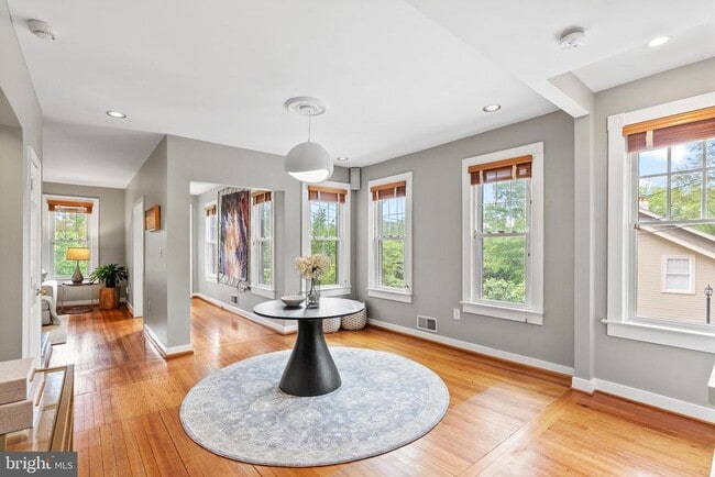 Photo - 5213 Cathedral Ave NW
