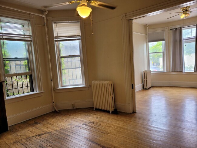 Photo - 1210-12 Van Buren