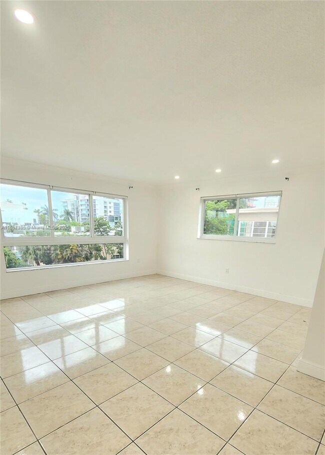 Photo - 1020 94th St Unit 301