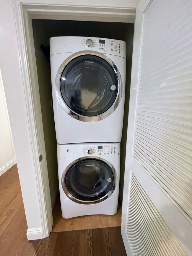 Photo - Studio City living at a great price. 3bd/2ba condo, dual parking, water/trash included!