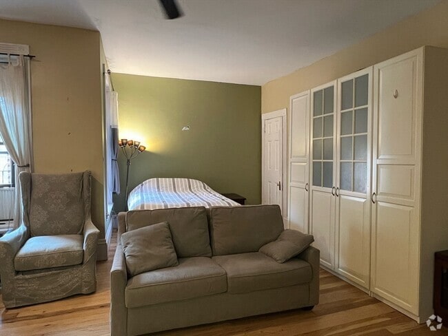 Building Photo - 271 Dartmouth St Unit 6B Rental